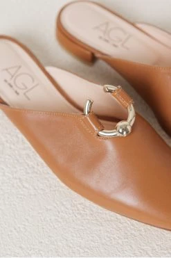 Loafers AGL D556008 VIRGEE MULE SOFTY PIERCING BRANDY-GOLDEN Cognac Brown 8 Loafers AGL D556008 VIRGEE MULE SOFTY PIERCING BRANDY-GOLDEN Cognac Brown -AGL Verkoopwinkel 19704c78a133445798ed36f555eda48a